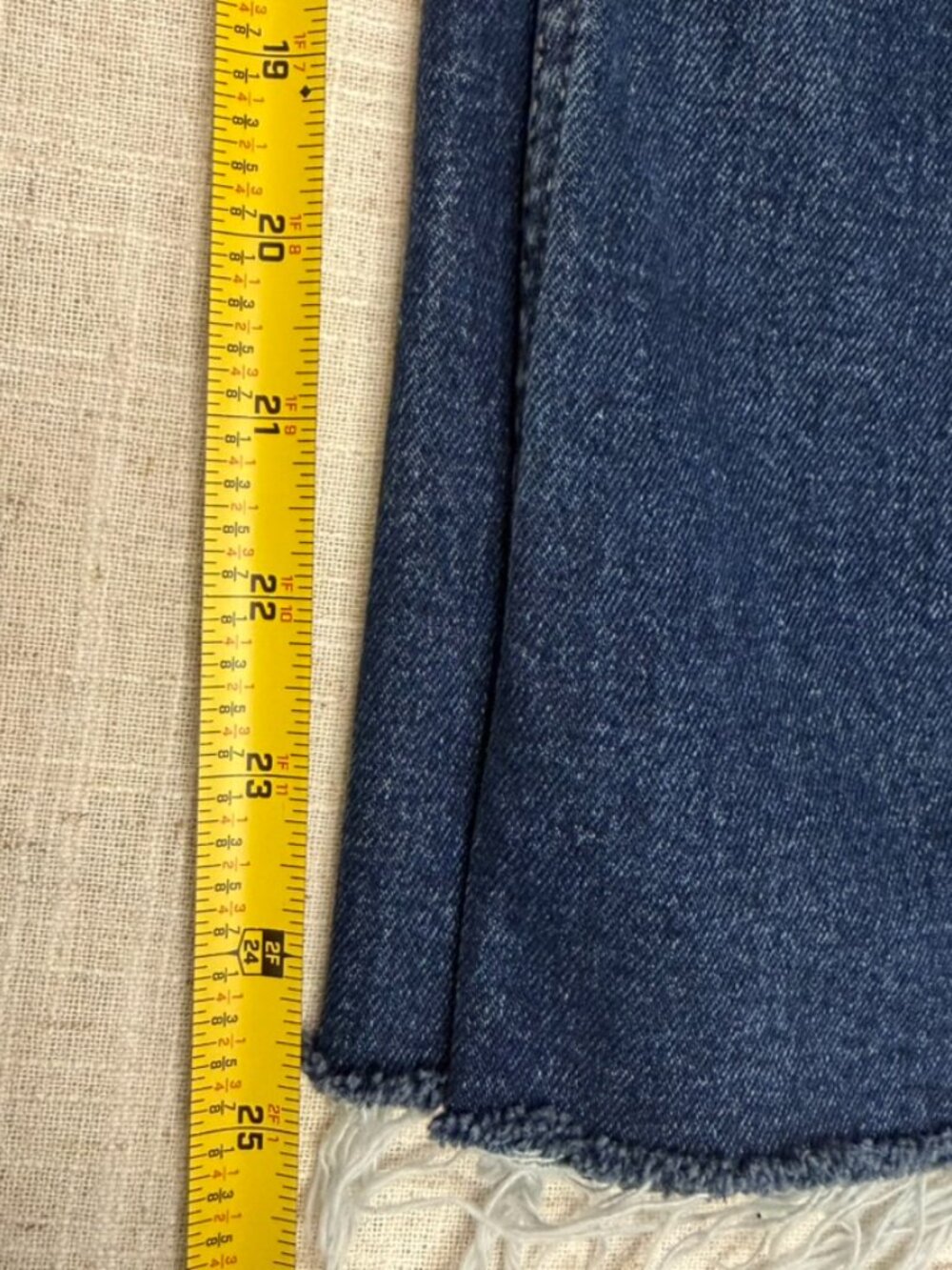Zara High Rise Raw Hem Wide Leg Jeans Women’s Size 12 Dark Wash Stretch Denim - Picture 8 of 8